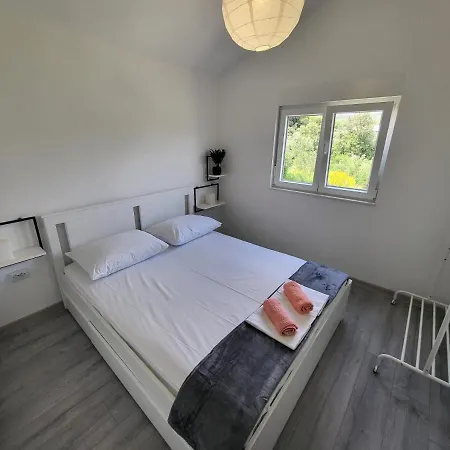 Apartment Lana Surrounded By Nature *